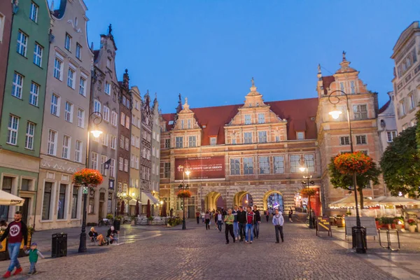 Gdansk Polen September 2016 Kvällen Syn Människor Promenad Längs Historiska — Stockfoto