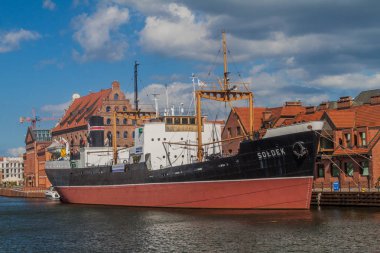 Gdansk, Polonya - 2 Eylül 2016: Ss Soldek Motlawa nehir Gdansk, Polonya için gemide. Dünya Savaşı'ndan sonra Polonya'da inşa ilk gemiydi.