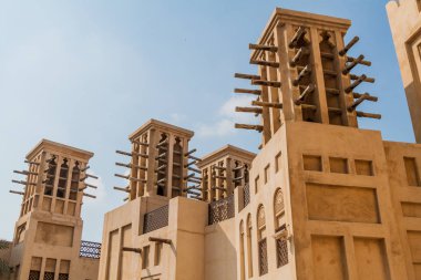 Geleneksel rüzgar kuleleri at Madinat Jumeirah, Dubai, Birleşik Arap Emirlikleri