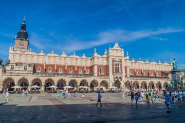 Krakow, Polonya - 4 Eylül 2016: Cloth Hall Pazar Meydanı, Krakow, Polonya