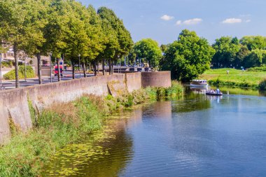 Bir şehir merkezi, Den Bosch çevresinde, Hollanda hendek