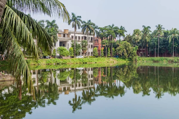 View kampüsünde bir bakla Dhaka Üniversitesi, Bangladeş