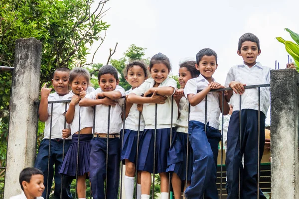 Dipartimento Santa Barbara Honduras Aprile 2016 Bambini Uniforme Scolastica Piccolo — Foto Stock