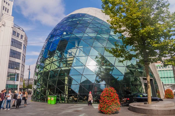 Eindhoven, Hollanda - 29 Ağustos 2016: Eindhoven'da Bina Modern mimari.