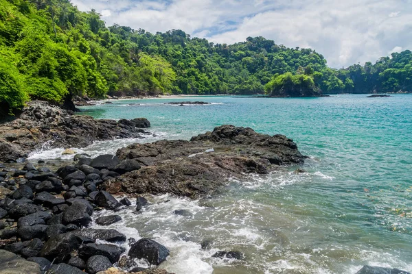 Okyanus kıyısında içinde Milli Parkı Manuel Antonio, Kosta Rika