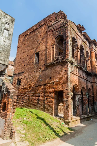 Painam (bazen Panam) Nagar, Bangladeş'te bina terk