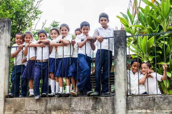 Departamento Santa Barbara Honduras Abril 2016 Niños Uniforme Escolar Una — Foto de Stock