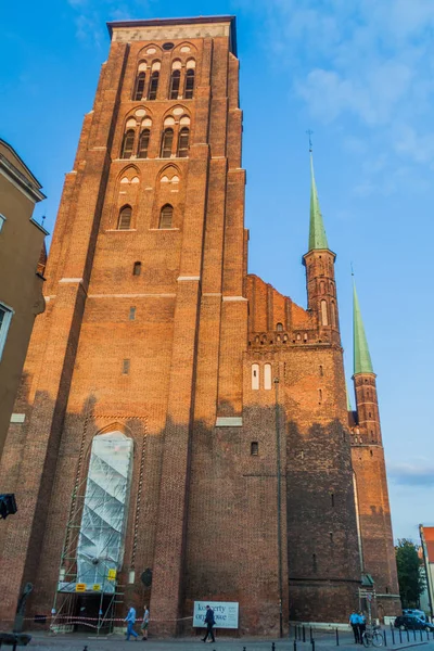 Gdansk, Polonya - 1 Eylül 2016: St. Mary's Tower kilisede Gdansk, Polonya.