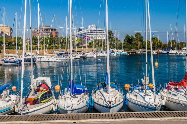 Bir marina Kopenhag, Danimarka Yatlar