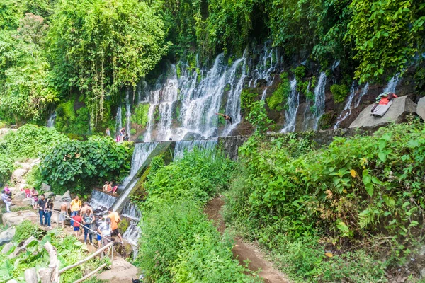 Lidé Juayua Salvador Duben 2016 Koupání Chorros Calera Nastavte Vodopádů — Stock fotografie