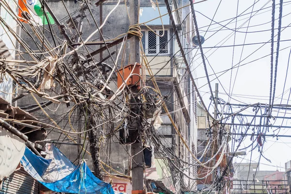 Chaotycznie Kabli Elektrycznych Centrum Delhi Indie — Zdjęcie stockowe