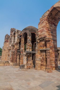 Delhi, Hindistan karmaşık Qutub kalıntıları.