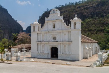 Eski kilisede La Campa Köyü, Honduras