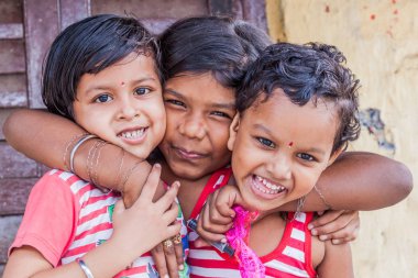 Kolkata, Hindistan - 31 Ekim 2016: Grup gülümseyen çocuk Kolkata, Hindistan