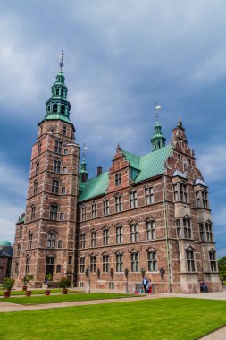 Kopenhag, Danimarka - 28 Ağustos 2016: Kopenhag, Danimarka kalede Rosenborg kişi ziyaret