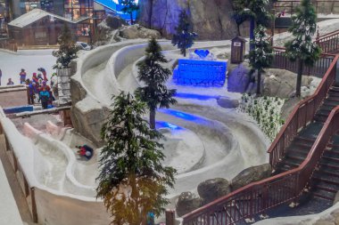 Dubai, Birleşik Arap Emirlikleri - 21 Ekim 2016: View, Ski Dubai, kapalı Kayak Merkezi.