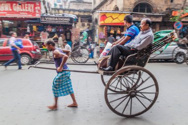 Kolkata, Hindistan - 27 Ekim 2016: Çekti çekçek içinde merkezi Kolkata, Hindistan