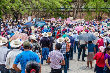 Copan Ruinas, Honduras - 12 Nisan 2016: Yerli halkın minery arkeolojik park Copan, Honduras yakınındaki karşı protesto