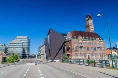 Malmö, İsveç - 27 Ağustos 2016: Malmo İsveç'in Dünya Denizcilik Üniversitesi. Nordenskioldsgaten sokak.