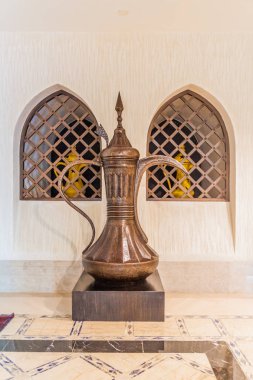 Dubai, Birleşik Arap Emirlikleri - 21 Ekim 2016: Madinat Jumeirah otel Dubai, Suudi Arabistan, Arapça yağ lambası