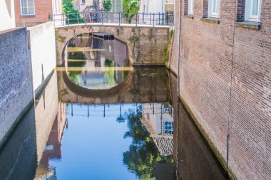 Den Bosch, Hollanda bir kanal üzerinde köprüler