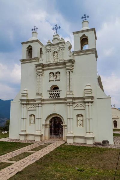 Церковь Деревне Белен Гуалчо — стоковое фото