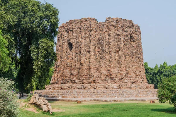 Niedokończone Alai Minar Minaret Qutub Złożonych Delhi Indie — Zdjęcie stockowe