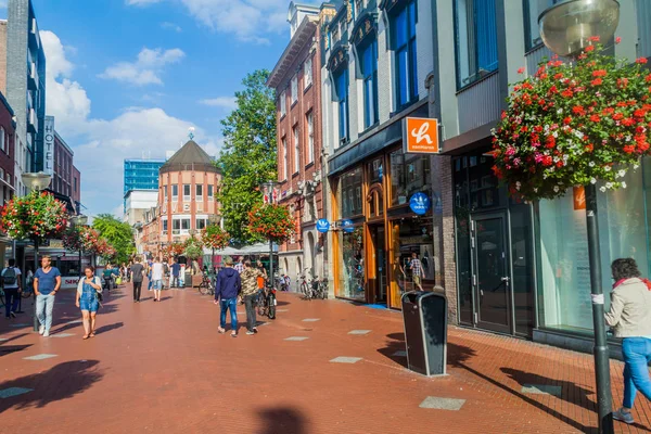 Eindhoven Países Baixos Agosto 2016 Pessoas Caminham Rua Pedonal Centro — Fotografia de Stock