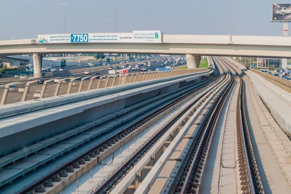 Dubaj Zea Października 2016 Śladami Podwyższone Odcinku Metro Dubaju Zjednoczone — Zdjęcie stockowe