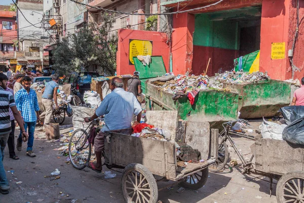 Delhi India Octubre 2016 Basureros Llenos Basura Centro Delhi India — Foto de Stock