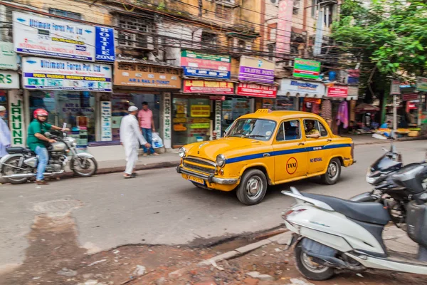 Kolkata India Ottobre 2016 Veduta Del Giallo Hindustan Ambassador Taxi — Foto Stock