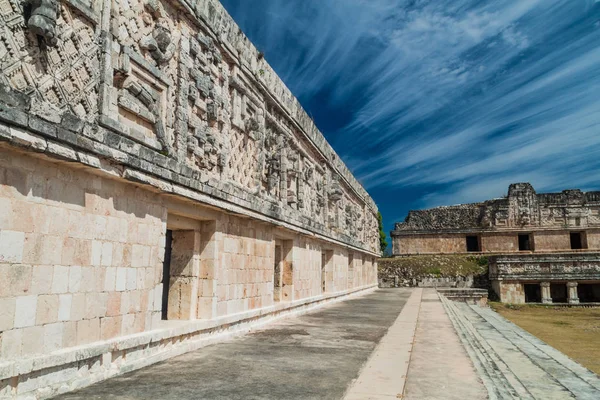 尼姑的四合院 Cuadrangulo Monjas 大厦建筑群在古玛雅城市乌斯马尔的废墟 墨西哥 — 图库照片