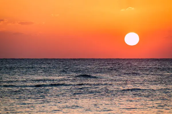 Schöner Sonnenuntergang Über Einem Meer Hintergrund — Stockfoto