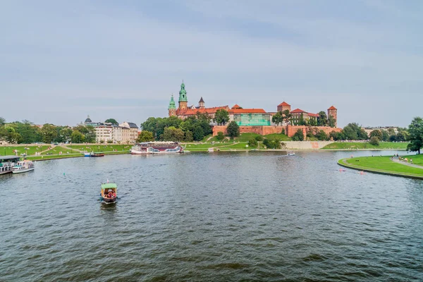 Krakow, Polonya Wawel Kalesi önünde Vistula Nehri