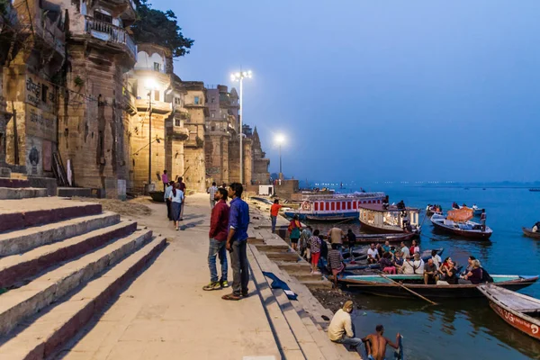 Varanasi Hindistan Ekim 2016 Akşam Görünümünü Hindistan Varanasi Ganj Nehri — Stok fotoğraf