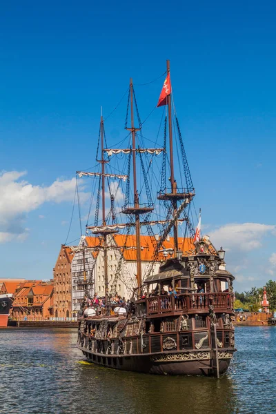 Gdansk Poland September 2016 Pirate Ship Motlawa River Gdansk Poland — Stock Photo, Image