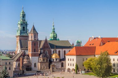 Krakow, Polonya - 4 Eylül 2016: Turist Wawel Kalesi, Krakow, Polonya ziyaret edin