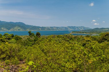Laguna de Arenal Kosta Rika gölde