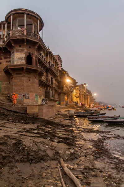 Varanasi India October 2016 Evening View Ghat Riverfront Steps Sacred — Stock Photo, Image