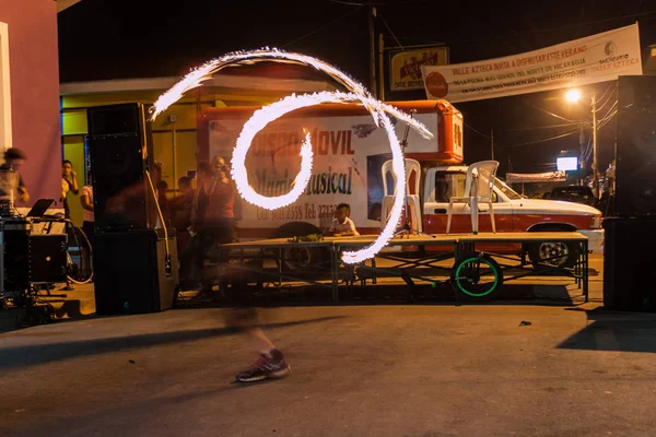 Esteli Nikaragua Dubna 2016 Umělci Během Jejich Fireshow Esteli — Stock fotografie