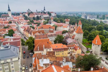 Tallinn, Estonya 'daki eski şehrin havadan görünüşü