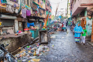 Kolkata, Hindistan - 30 Ekim 2016: Kolkata, Hindistan merkezinde bir sokak görünümünü