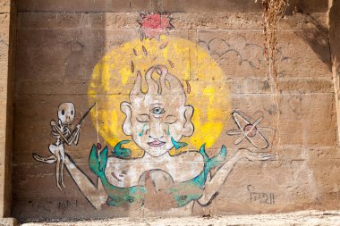 Varanasi, Hindistan - 25 Ekim 2016: Duvar Ghats (riverfront adım) Varanasi, Hindistan