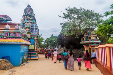 Trincomalee, Sri Lanka - 23 Temmuz 2016: Kandasamy (Koneswaram) Tapınağı Trincomalee, Sri Lanka yerel halkın ziyaret