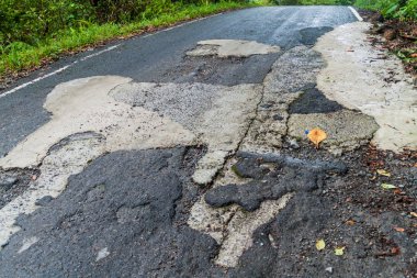 Potholed yola yakın Boquete, Panama.