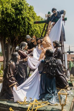 Hazır bir Paskalya alayı şehirde Antigua Guatemala, Guatemala için float.
