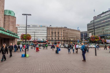 Helsinki, Finlandiya - 25 Ağustos 2016: Rautatientori (demiryolu kare) Helsinki, Finlandiya'da görünümü