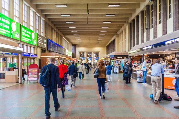 芬兰赫尔辛基 2016年8月25日 赫尔辛基中央火车站内部 — 图库照片