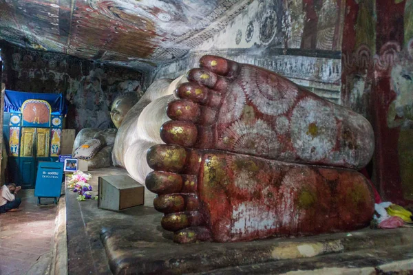 Dambulla Srí Lanka Červenec 2016 Socha Ležícího Buddhy Chrámu Jeskyně — Stock fotografie