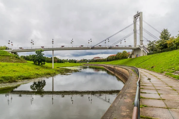 Ponte Pedonal Sobre Rio Nemunas Kaunas Lituânia — Fotografia de Stock